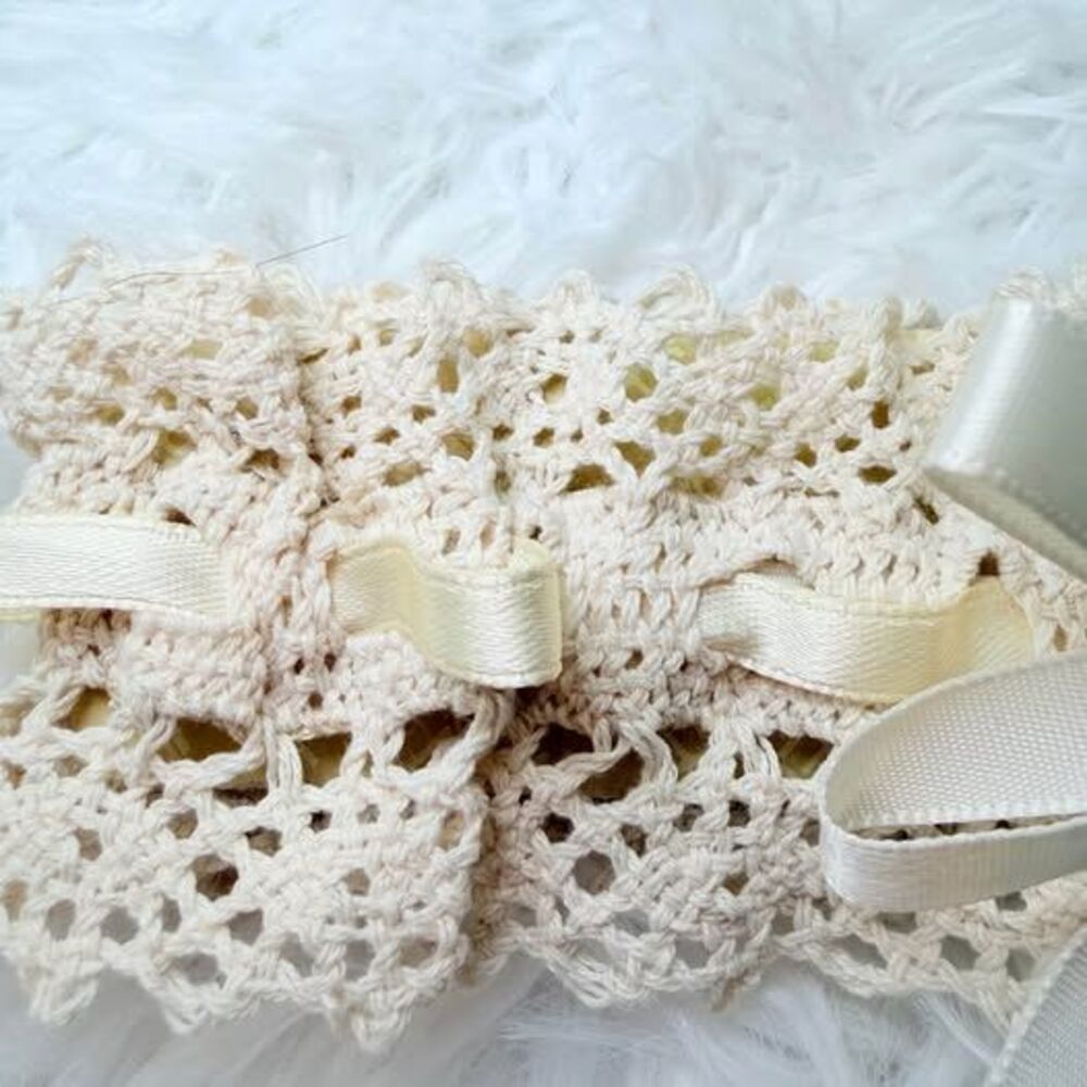 Ivory Lace Bridal Garter Wedding Garter Heart Charm Keepsake - Picture 6 of 8